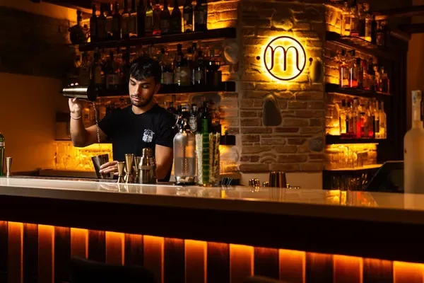 Illustration de l’article : Marge cocktails au bar : pourquoi ils rapportent plus que le vin