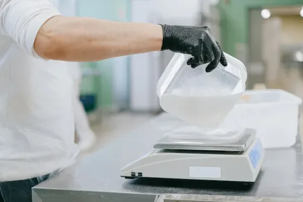 Illustration de l’article : Peser ses déchets en cuisine : la méthode pour trouver tes pertes